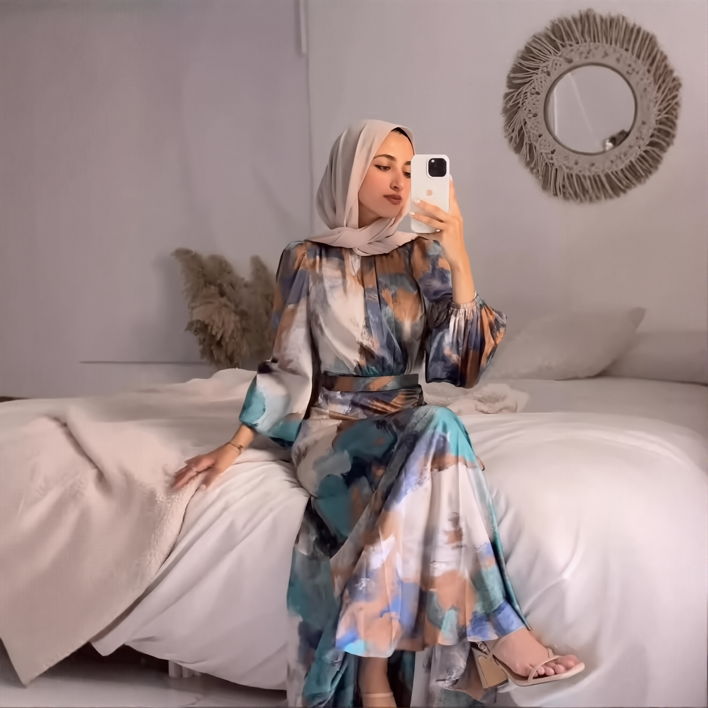 Muslim Women's Pleated Waist-Slimming Long-Sleeved Dress For Commuting With An Elegant Temperament