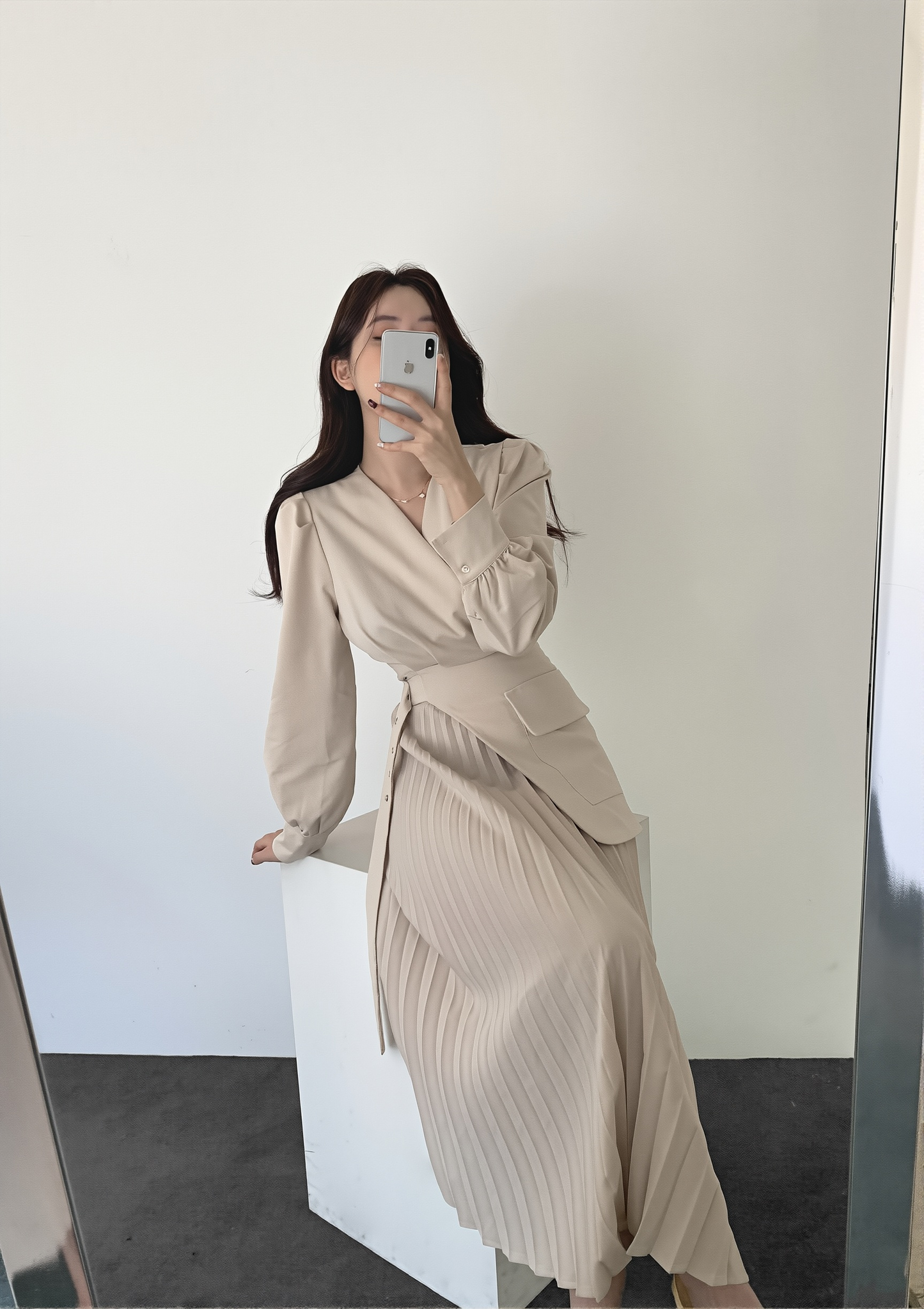 Korean Chic Autumn New V-neck Elegant Elegant Slim-fit Puff Sleeve Pleated Long Sleeve Mid-length Dress For Women