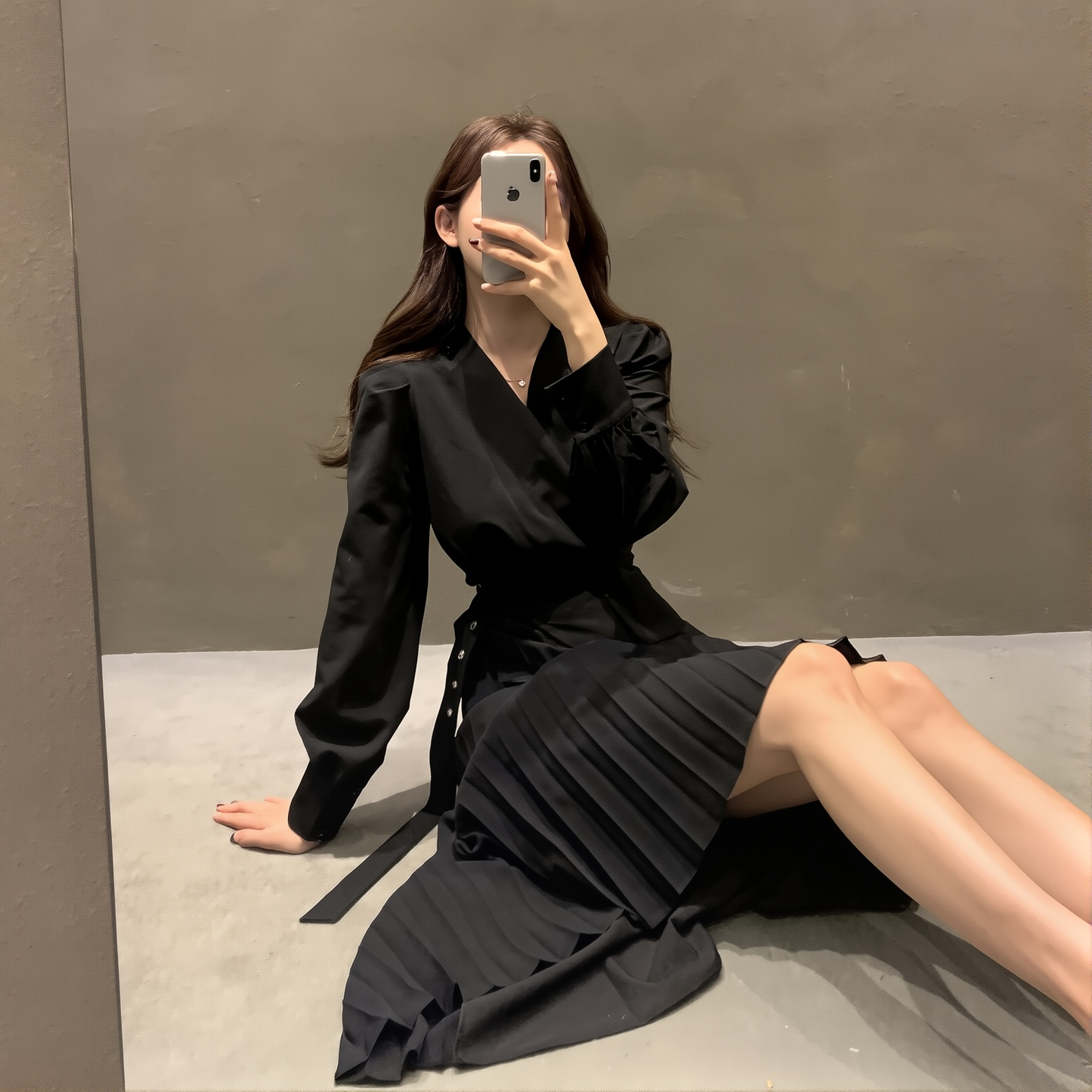 Korean Chic Autumn New V-neck Elegant Elegant Slim-fit Puff Sleeve Pleated Long Sleeve Mid-length Dress For Women